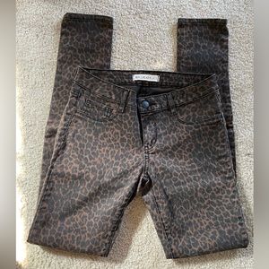 Bullhead animal print skinny jeans